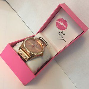 BETSEY JOHNSON ⌚︎Rose Gold Analog Watch BJ00284-07